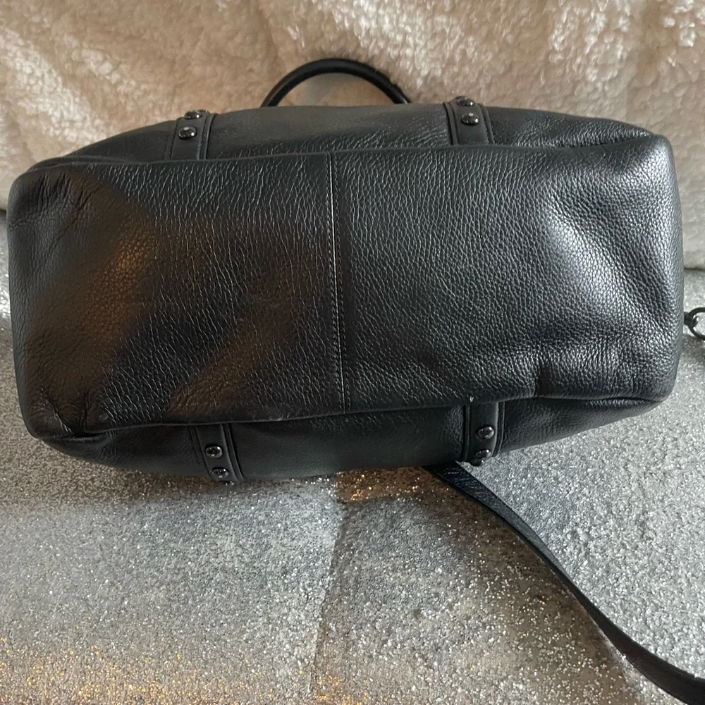 Coach - Picture 4 of 4